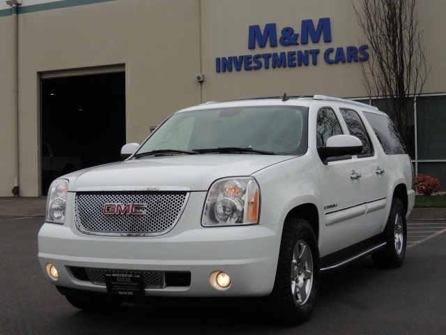 2007 GMC Yukon XL DENALI AWD NAVi DVD 3RD Seat 8 seater