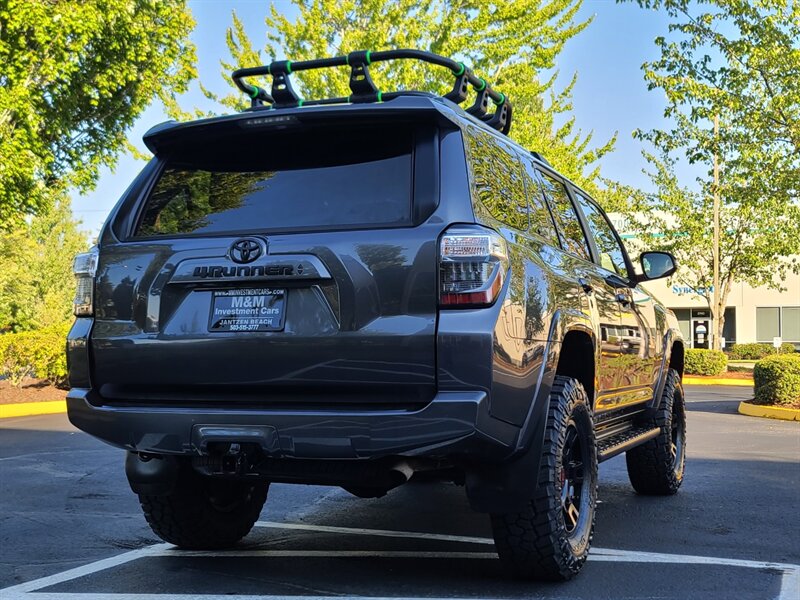 2020 Toyota 4Runner SR5 Premium 4X4 / LEATHER / 3RD SEAT / LIFTED  / NEW TRD WHEELS / NEW TIRES / SUN ROOF / FACTORY WARRANTY - Photo 8 - Portland, OR 97217