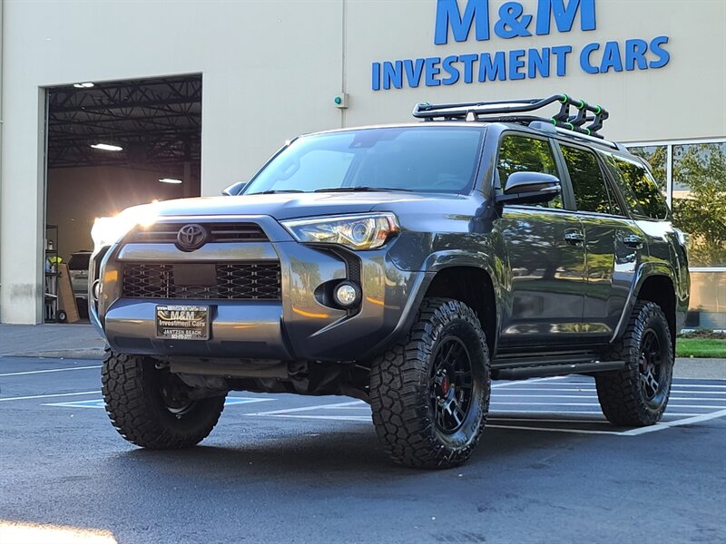 2020 Toyota 4Runner SR5 Premium 4X4 / LEATHER / 3RD SEAT / LIFTED  / NEW TRD WHEELS / NEW TIRES / SUN ROOF / FACTORY WARRANTY - Photo 61 - Portland, OR 97217