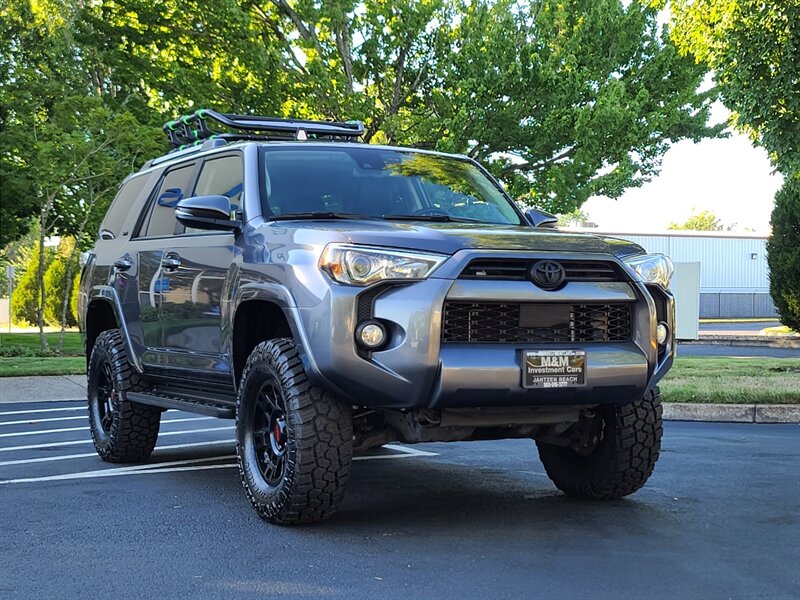 2020 Toyota 4Runner SR5 Premium 4X4 / LEATHER / 3RD SEAT / LIFTED  / NEW TRD WHEELS / NEW TIRES / SUN ROOF / FACTORY WARRANTY - Photo 58 - Portland, OR 97217