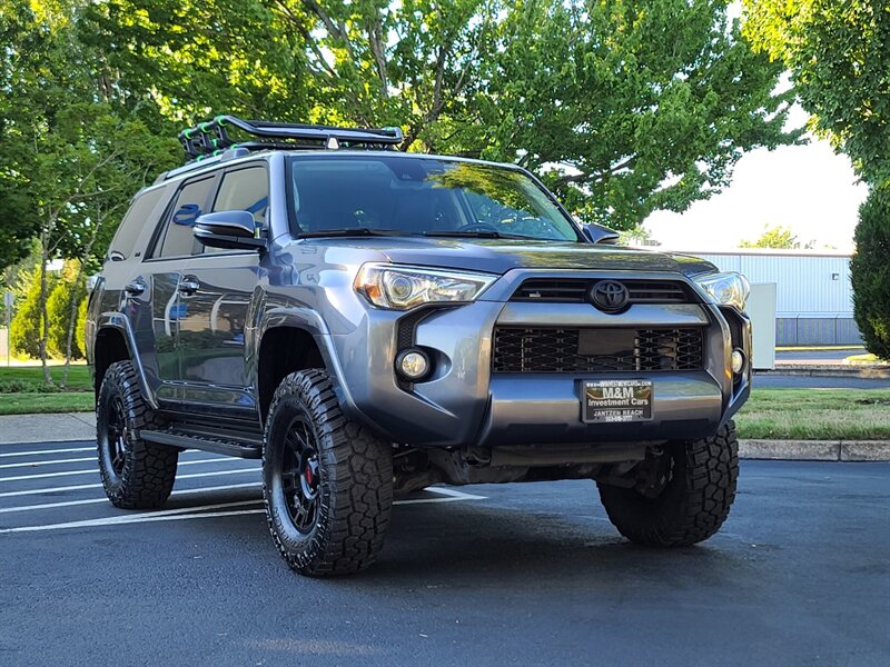 2020 Toyota 4Runner SR5 Premium 4X4 / LEATHER / 3RD SEAT / LIFTED  / NEW TRD WHEELS / NEW TIRES / SUN ROOF / FACTORY WARRANTY - Photo 60 - Portland, OR 97217