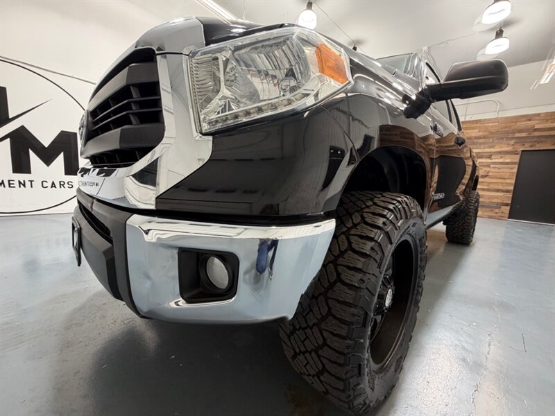 2014 Toyota Tundra SR5 4X4 / 5.7L V8 / NAV / BACKUP CAM / LIFTED / LOCAL OREGON TRUCK / RUST FREE - Photo 49 - Gladstone, OR 97027