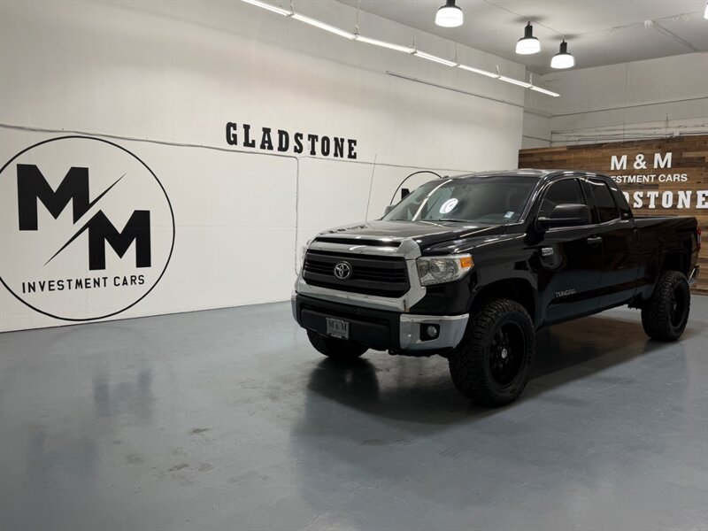 2014 Toyota Tundra SR5 4X4 / 5.7L V8 / NAV / BACKUP CAM / LIFTED / LOCAL OREGON TRUCK / RUST FREE - Photo 38 - Gladstone, OR 97027