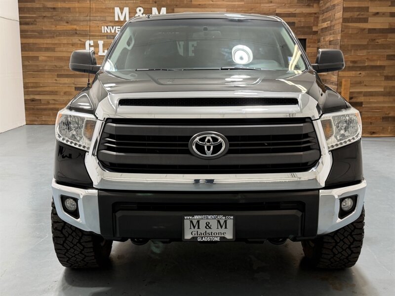 2014 Toyota Tundra SR5 4X4 / 5.7L V8 / NAV / BACKUP CAM / LIFTED / LOCAL OREGON TRUCK / RUST FREE - Photo 8 - Gladstone, OR 97027