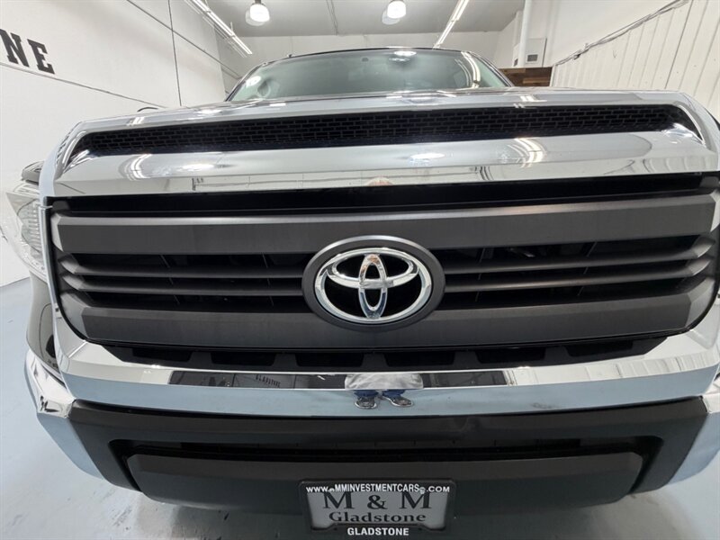 2014 Toyota Tundra SR5 4X4 / 5.7L V8 / NAV / BACKUP CAM / LIFTED / LOCAL OREGON TRUCK / RUST FREE - Photo 42 - Gladstone, OR 97027
