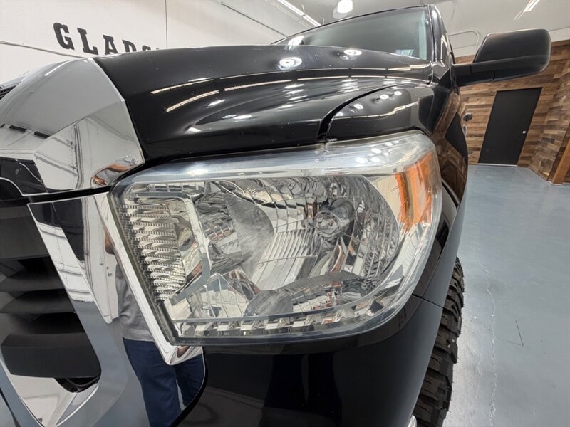 2014 Toyota Tundra SR5 4X4 / 5.7L V8 / NAV / BACKUP CAM / LIFTED / LOCAL OREGON TRUCK / RUST FREE - Photo 44 - Gladstone, OR 97027