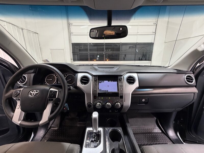 2014 Toyota Tundra SR5 4X4 / 5.7L V8 / NAV / BACKUP CAM / LIFTED / LOCAL OREGON TRUCK / RUST FREE - Photo 16 - Gladstone, OR 97027