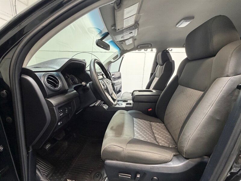 2014 Toyota Tundra SR5 4X4 / 5.7L V8 / NAV / BACKUP CAM / LIFTED / LOCAL OREGON TRUCK / RUST FREE - Photo 12 - Gladstone, OR 97027