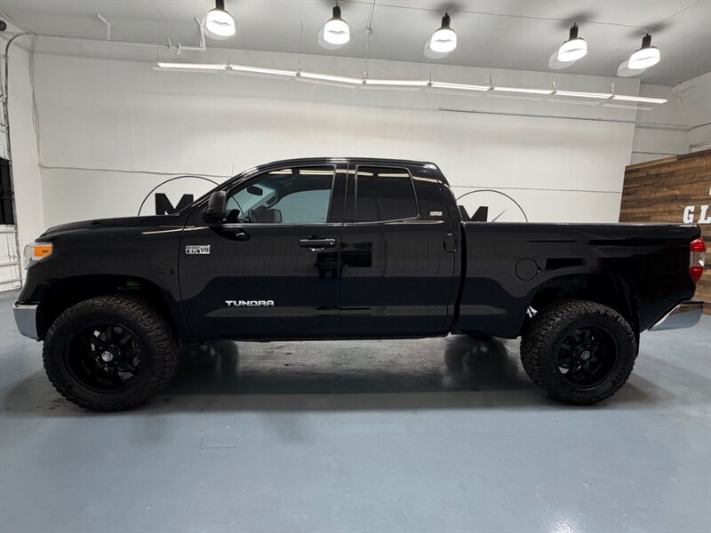2014 Toyota Tundra SR5 4X4 / 5.7L V8 / NAV / BACKUP CAM / LIFTED / LOCAL OREGON TRUCK / RUST FREE - Photo 3 - Gladstone, OR 97027