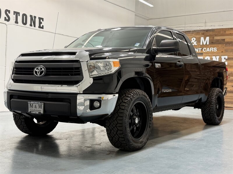 2014 Toyota Tundra SR5 4X4 / 5.7L V8 / NAV / BACKUP CAM / LIFTED / LOCAL OREGON TRUCK / RUST FREE - Photo 37 - Gladstone, OR 97027
