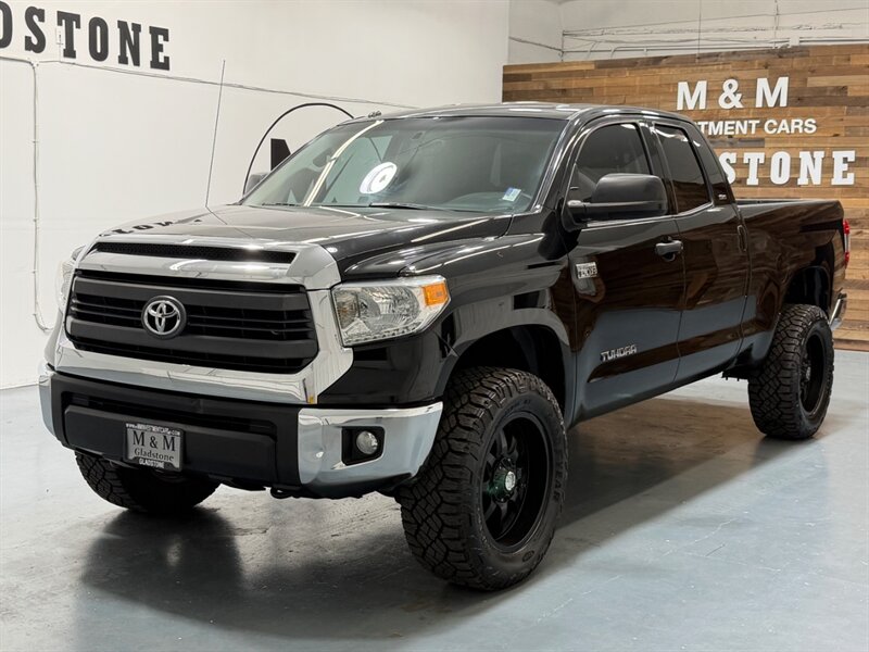 2014 Toyota Tundra SR5 4X4 / 5.7L V8 / NAV / BACKUP CAM / LIFTED / LOCAL OREGON TRUCK / RUST FREE - Photo 1 - Gladstone, OR 97027