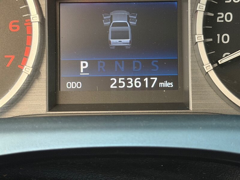 2014 Toyota Tundra SR5 4X4 / 5.7L V8 / NAV / BACKUP CAM / LIFTED / LOCAL OREGON TRUCK / RUST FREE - Photo 19 - Gladstone, OR 97027