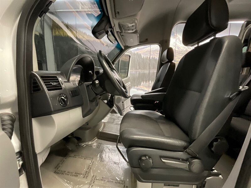 2015 Mercedes-Benz Sprinter 2500 Crew Passenger 4X4 / 3.0L DIESEL/ 50,000 MILE  / HIGH ROOF w. 170 " WB / Navigation & Backup Cam / Towing Pkg / 11-Passenger w. CARGO AREA / 4X4 VAN - Photo 15 - Gladstone, OR 97027