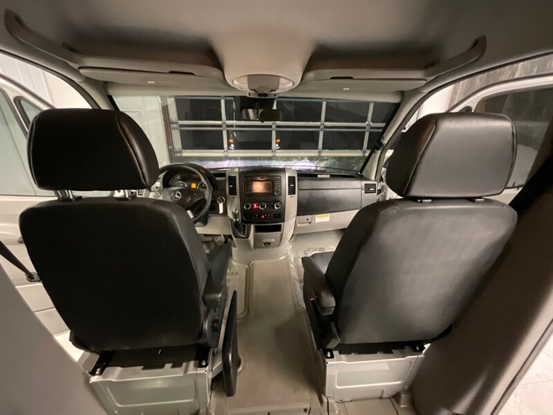 2015 Mercedes-Benz Sprinter 2500 Crew Passenger 4X4 / 3.0L DIESEL/ 50,000 MILE  / HIGH ROOF w. 170 " WB / Navigation & Backup Cam / Towing Pkg / 11-Passenger w. CARGO AREA / 4X4 VAN - Photo 33 - Gladstone, OR 97027