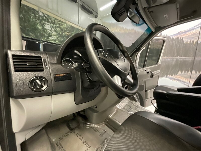 2015 Mercedes-Benz Sprinter 2500 Crew Passenger 4X4 / 3.0L DIESEL/ 50,000 MILE  / HIGH ROOF w. 170 " WB / Navigation & Backup Cam / Towing Pkg / 11-Passenger w. CARGO AREA / 4X4 VAN - Photo 32 - Gladstone, OR 97027