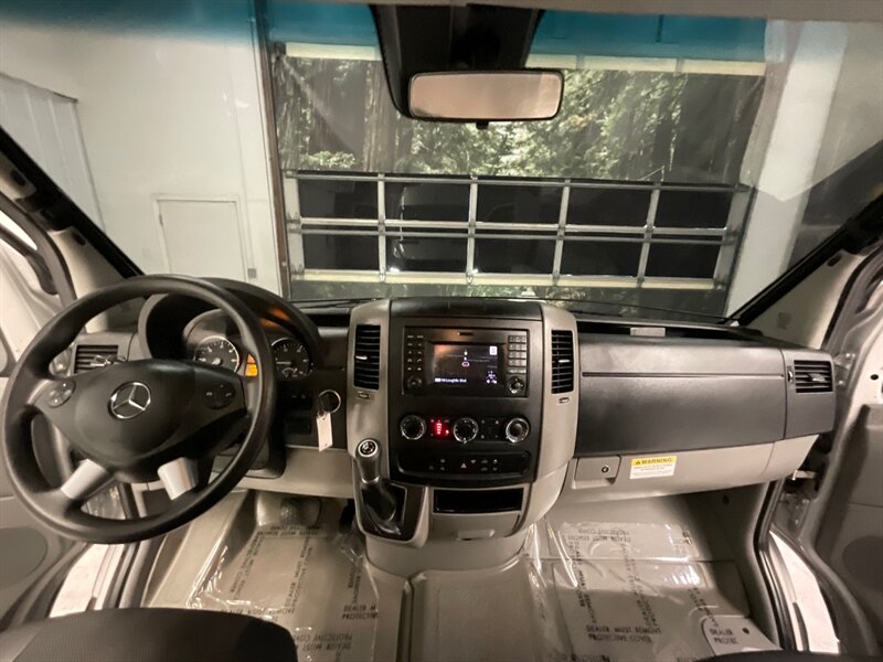 2015 Mercedes-Benz Sprinter 2500 Crew Passenger 4X4 / 3.0L DIESEL/ 50,000 MILE  / HIGH ROOF w. 170 " WB / Navigation & Backup Cam / Towing Pkg / 11-Passenger w. CARGO AREA / 4X4 VAN - Photo 31 - Gladstone, OR 97027