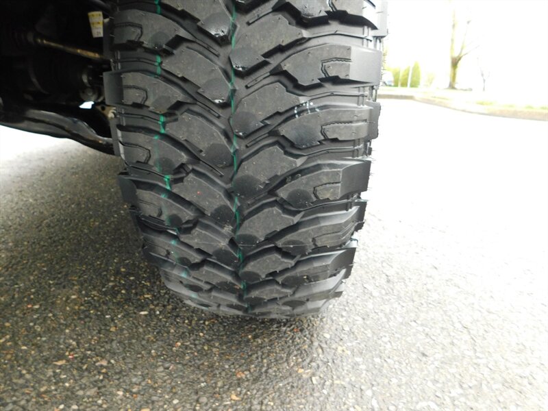 2018 Toyota 4Runner SR5 4X4 / Navi / Camera / NEW LIFT WHEELS TIRES   - Photo 24 - Portland, OR 97217