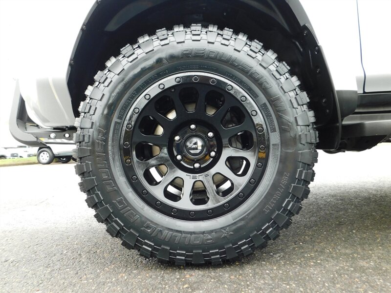 2018 Toyota 4Runner SR5 4X4 / Navi / Camera / NEW LIFT WHEELS TIRES   - Photo 23 - Portland, OR 97217