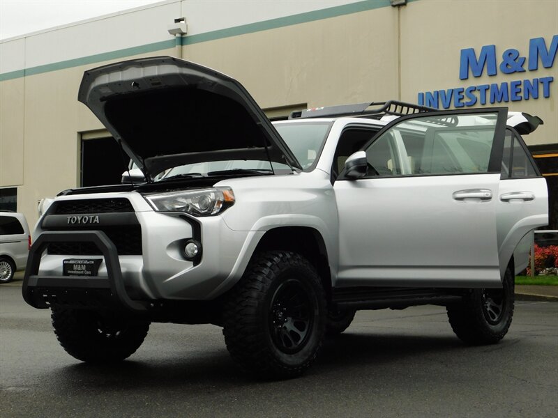 2018 Toyota 4Runner SR5 4X4 / Navi / Camera / NEW LIFT WHEELS TIRES   - Photo 25 - Portland, OR 97217