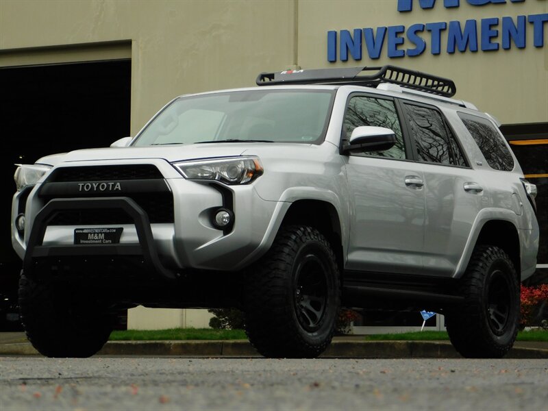 2018 Toyota 4Runner SR5 4X4 / Navi / Camera / NEW LIFT WHEELS TIRES   - Photo 1 - Portland, OR 97217