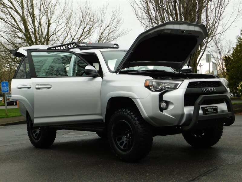 2018 Toyota 4Runner SR5 4X4 / Navi / Camera / NEW LIFT WHEELS TIRES   - Photo 31 - Portland, OR 97217