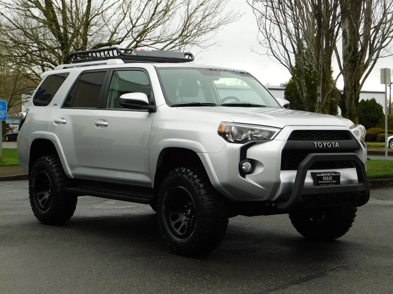 2018 Toyota 4Runner SR5 4X4 / Navi / Camera / NEW LIFT WHEELS TIRES   - Photo 2 - Portland, OR 97217