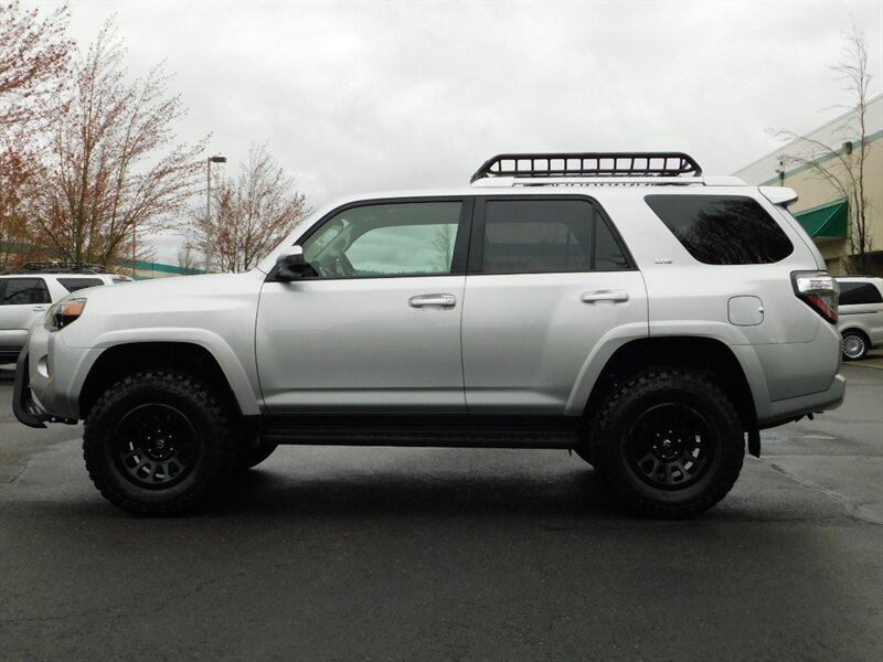 2018 Toyota 4Runner SR5 4X4 / Navi / Camera / NEW LIFT WHEELS TIRES   - Photo 3 - Portland, OR 97217