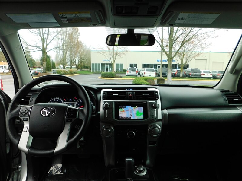 2018 Toyota 4Runner SR5 4X4 / Navi / Camera / NEW LIFT WHEELS TIRES   - Photo 35 - Portland, OR 97217