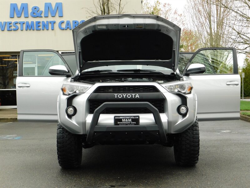 2018 Toyota 4Runner SR5 4X4 / Navi / Camera / NEW LIFT WHEELS TIRES   - Photo 32 - Portland, OR 97217