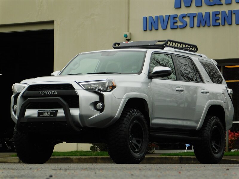 2018 Toyota 4Runner SR5 4X4 / Navi / Camera / NEW LIFT WHEELS TIRES   - Photo 49 - Portland, OR 97217