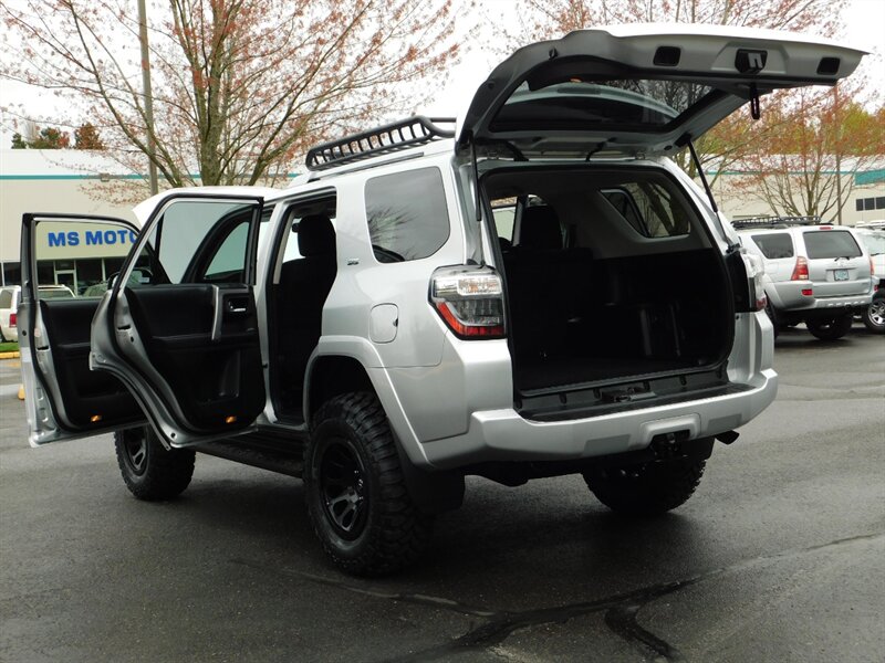 2018 Toyota 4Runner SR5 4X4 / Navi / Camera / NEW LIFT WHEELS TIRES   - Photo 27 - Portland, OR 97217