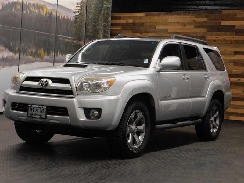 2008 Toyota 4Runner Sport Edition URBAN Package / 4X4 / Navi /  CLEAN   - Photo 1 - Gladstone, OR 97027