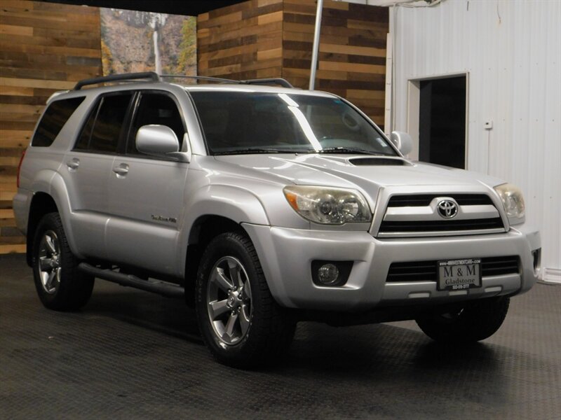 2008 Toyota 4Runner Sport Edition URBAN Package / 4X4 / Navi /  CLEAN   - Photo 2 - Gladstone, OR 97027