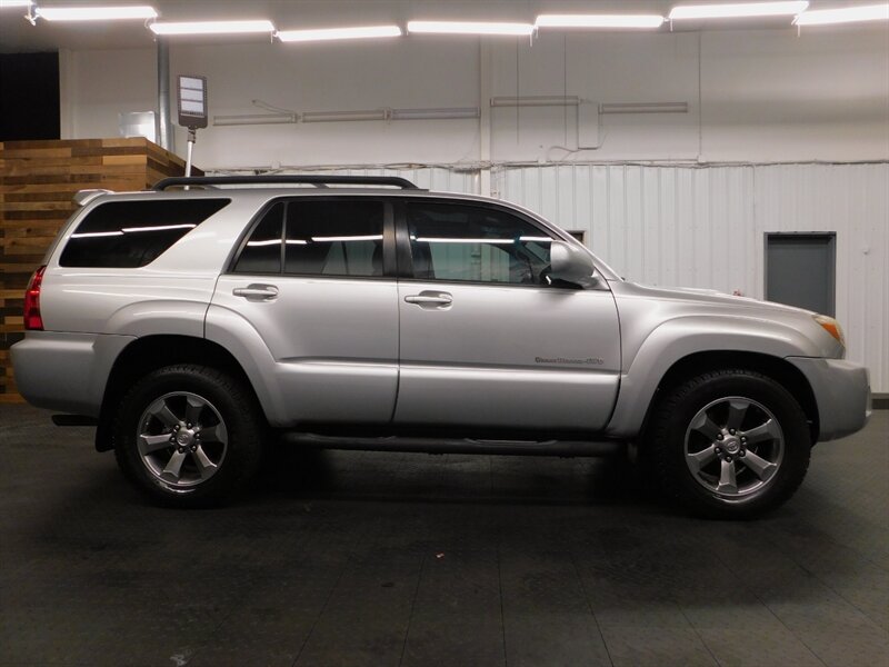 2008 Toyota 4Runner Sport Edition URBAN Package / 4X4 / Navi /  CLEAN   - Photo 4 - Gladstone, OR 97027