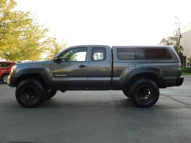 2014 Toyota Tacoma Access Cab 4-Door / 4X4/ 4Cyl / 5-SPEED / LIFTED