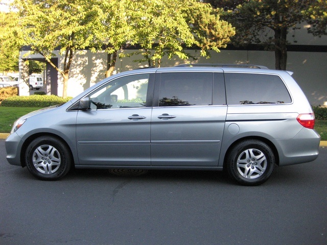 2005 Honda Odyssey EX-L/ Leather/ Moonroof/ Power Sliding doors   - Photo 2 - Portland, OR 97217