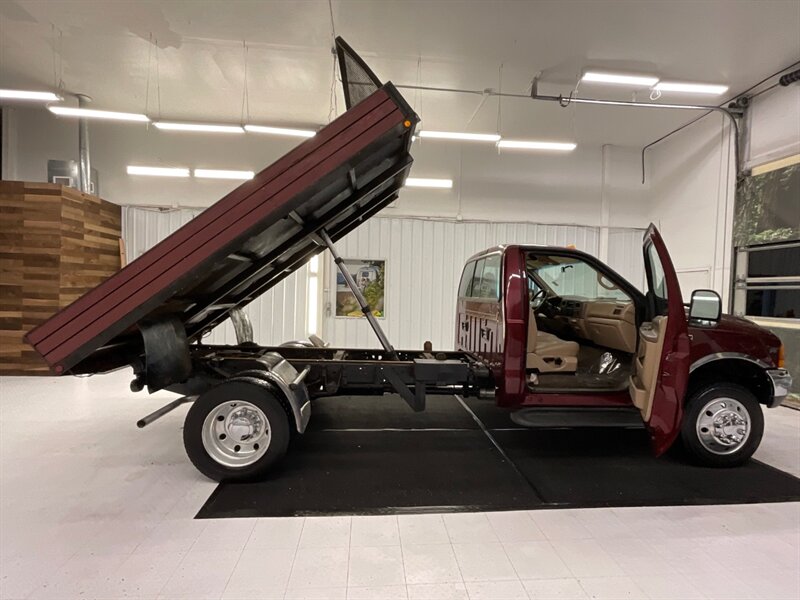 1999 Ford F-550 LARIAT 4X4 /V10 / TILT UP FLAT BED / 41,000 MILES  / Regular Cab / DUALLY / F-550/ 1-OWNER LOCAL / RUST FREE / Leather Seats / LOW LOW MILES - Photo 32 - Gladstone, OR 97027