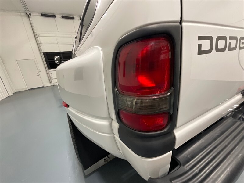 2002 Dodge Ram 3500 SLT Laramie DUALLY 4X4 / 5.9l DIESEL / 94K MILES  / DUALLY / LONG BED / /BRAND NEW SET OF TIRES / Jake Brake / Rear Airbags/ ZERO RUST - Photo 29 - Gladstone, OR 97027