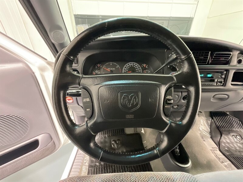 2002 Dodge Ram 3500 SLT Laramie DUALLY 4X4 / 5.9l DIESEL / 94K MILES  / DUALLY / LONG BED / /BRAND NEW SET OF TIRES / Jake Brake / Rear Airbags/ ZERO RUST - Photo 56 - Gladstone, OR 97027