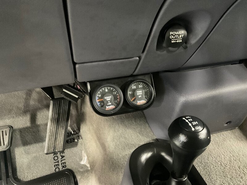 2002 Dodge Ram 3500 SLT Laramie DUALLY 4X4 / 5.9l DIESEL / 94K MILES  / DUALLY / LONG BED / /BRAND NEW SET OF TIRES / Jake Brake / Rear Airbags/ ZERO RUST - Photo 36 - Gladstone, OR 97027