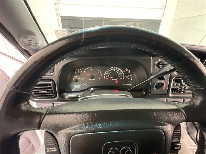 2002 Dodge Ram 3500 SLT Laramie DUALLY 4X4 / 5.9l DIESEL / 94K MILES  / DUALLY / LONG BED / /BRAND NEW SET OF TIRES / Jake Brake / Rear Airbags/ ZERO RUST - Photo 57 - Gladstone, OR 97027