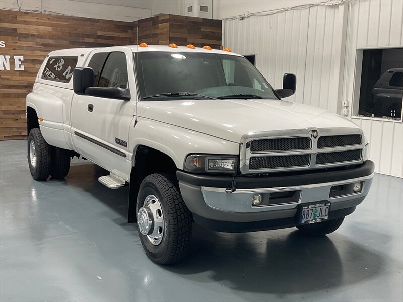 2002 Dodge Ram 3500 SLT Laramie DUALLY 4X4 / 5.9l DIESEL / 94K MILES  / DUALLY / LONG BED / /BRAND NEW SET OF TIRES / Jake Brake / Rear Airbags/ ZERO RUST - Photo 2 - Gladstone, OR 97027