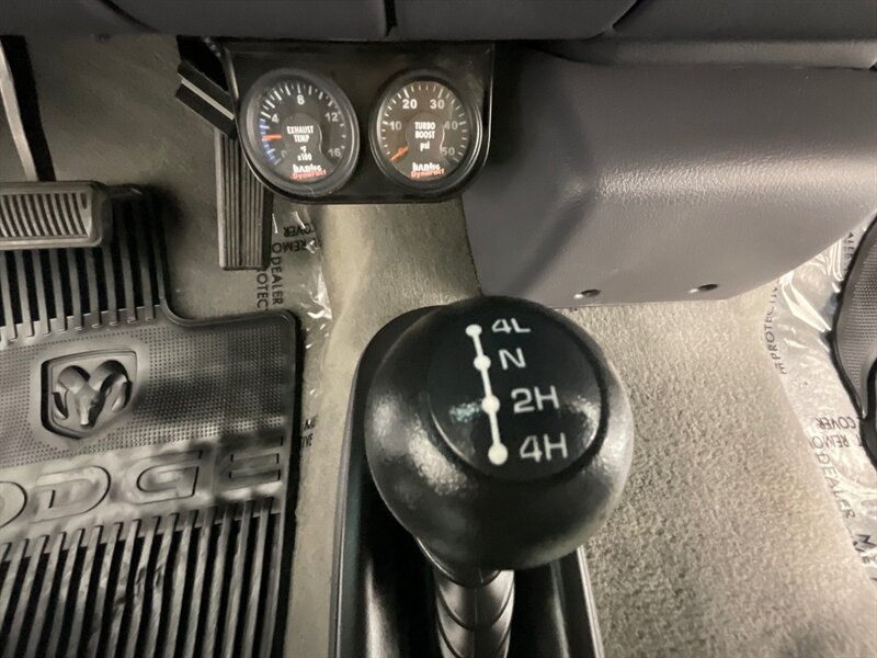 2002 Dodge Ram 3500 SLT Laramie DUALLY 4X4 / 5.9l DIESEL / 94K MILES  / DUALLY / LONG BED / /BRAND NEW SET OF TIRES / Jake Brake / Rear Airbags/ ZERO RUST - Photo 16 - Gladstone, OR 97027