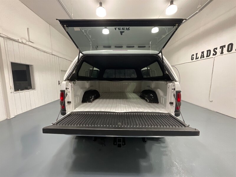 2002 Dodge Ram 3500 SLT Laramie DUALLY 4X4 / 5.9l DIESEL / 94K MILES  / DUALLY / LONG BED / /BRAND NEW SET OF TIRES / Jake Brake / Rear Airbags/ ZERO RUST - Photo 9 - Gladstone, OR 97027