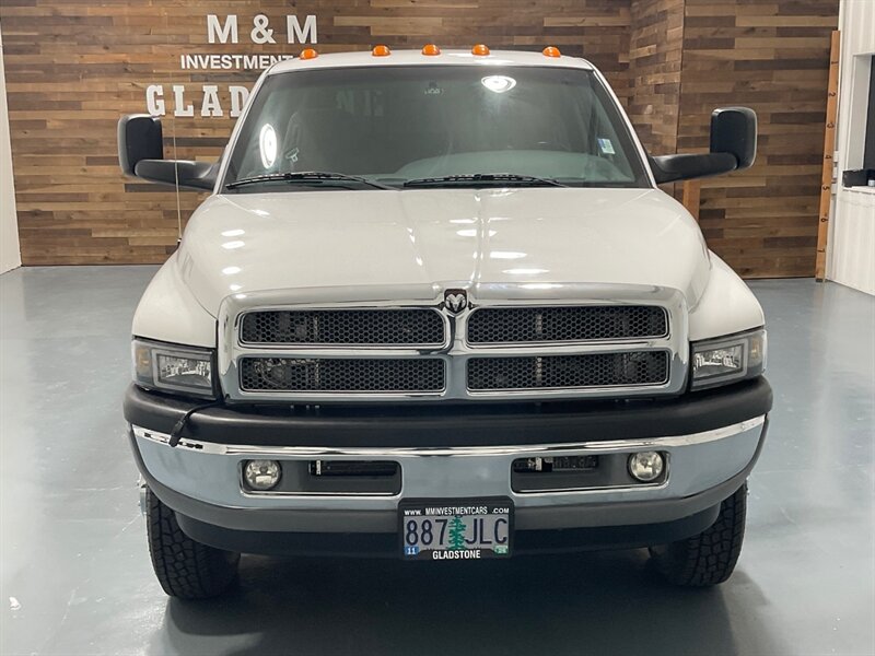 2002 Dodge Ram 3500 SLT Laramie DUALLY 4X4 / 5.9l DIESEL / 94K MILES  / DUALLY / LONG BED / /BRAND NEW SET OF TIRES / Jake Brake / Rear Airbags/ ZERO RUST - Photo 5 - Gladstone, OR 97027