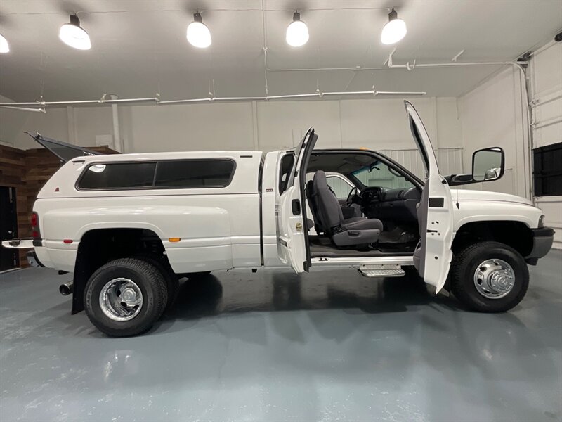 2002 Dodge Ram 3500 SLT Laramie DUALLY 4X4 / 5.9l DIESEL / 94K MILES  / DUALLY / LONG BED / /BRAND NEW SET OF TIRES / Jake Brake / Rear Airbags/ ZERO RUST - Photo 11 - Gladstone, OR 97027