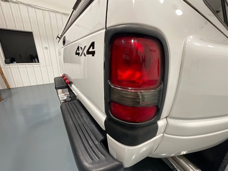 2002 Dodge Ram 3500 SLT Laramie DUALLY 4X4 / 5.9l DIESEL / 94K MILES  / DUALLY / LONG BED / /BRAND NEW SET OF TIRES / Jake Brake / Rear Airbags/ ZERO RUST - Photo 28 - Gladstone, OR 97027