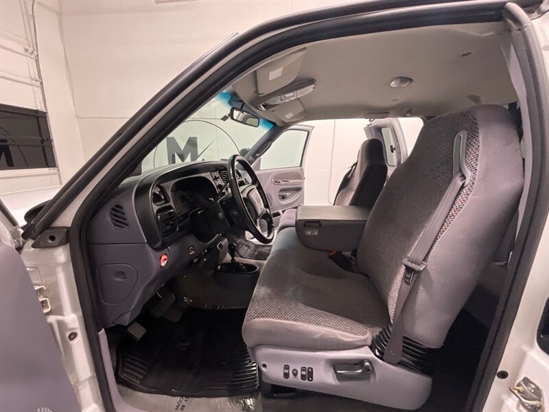 2002 Dodge Ram 3500 SLT Laramie DUALLY 4X4 / 5.9l DIESEL / 94K MILES  / DUALLY / LONG BED / /BRAND NEW SET OF TIRES / Jake Brake / Rear Airbags/ ZERO RUST - Photo 12 - Gladstone, OR 97027
