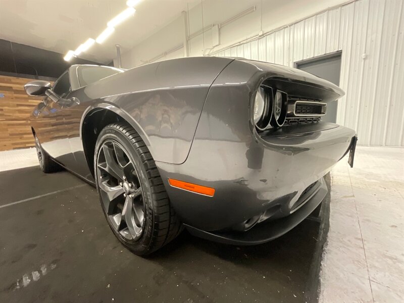 2017 Dodge Challenger SXT Plus Coupe 2Dr/3.6L V6 / Leather/40K MILES  / Heated & Ventilated Leather Seats / Backup Camera / Remote Start / Blind Spot Alert - Photo 9 - Gladstone, OR 97027