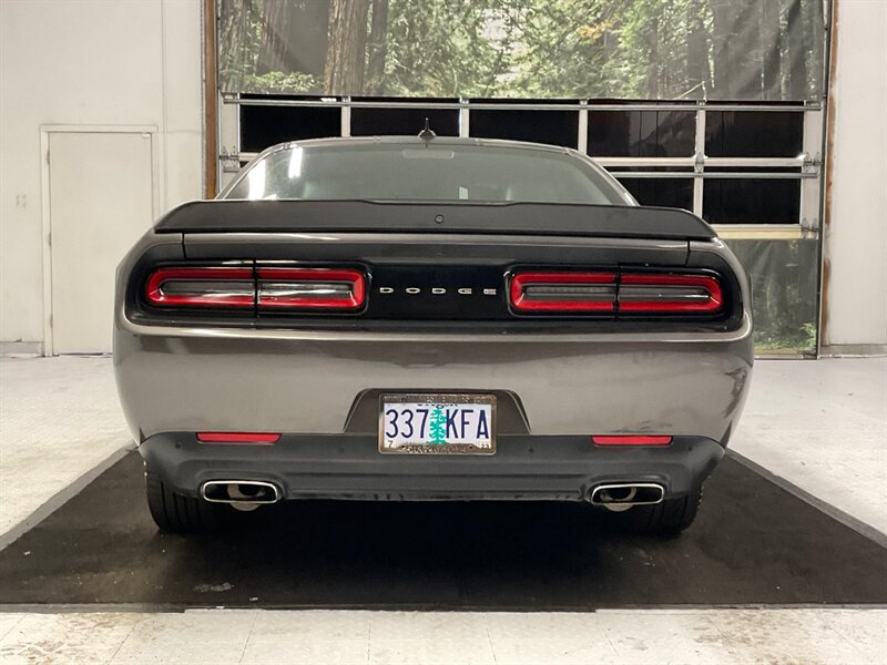 2017 Dodge Challenger SXT Plus Coupe 2Dr/3.6L V6 / Leather/40K MILES  / Heated & Ventilated Leather Seats / Backup Camera / Remote Start / Blind Spot Alert - Photo 6 - Gladstone, OR 97027